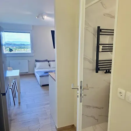 Renovated Great Location Apartman